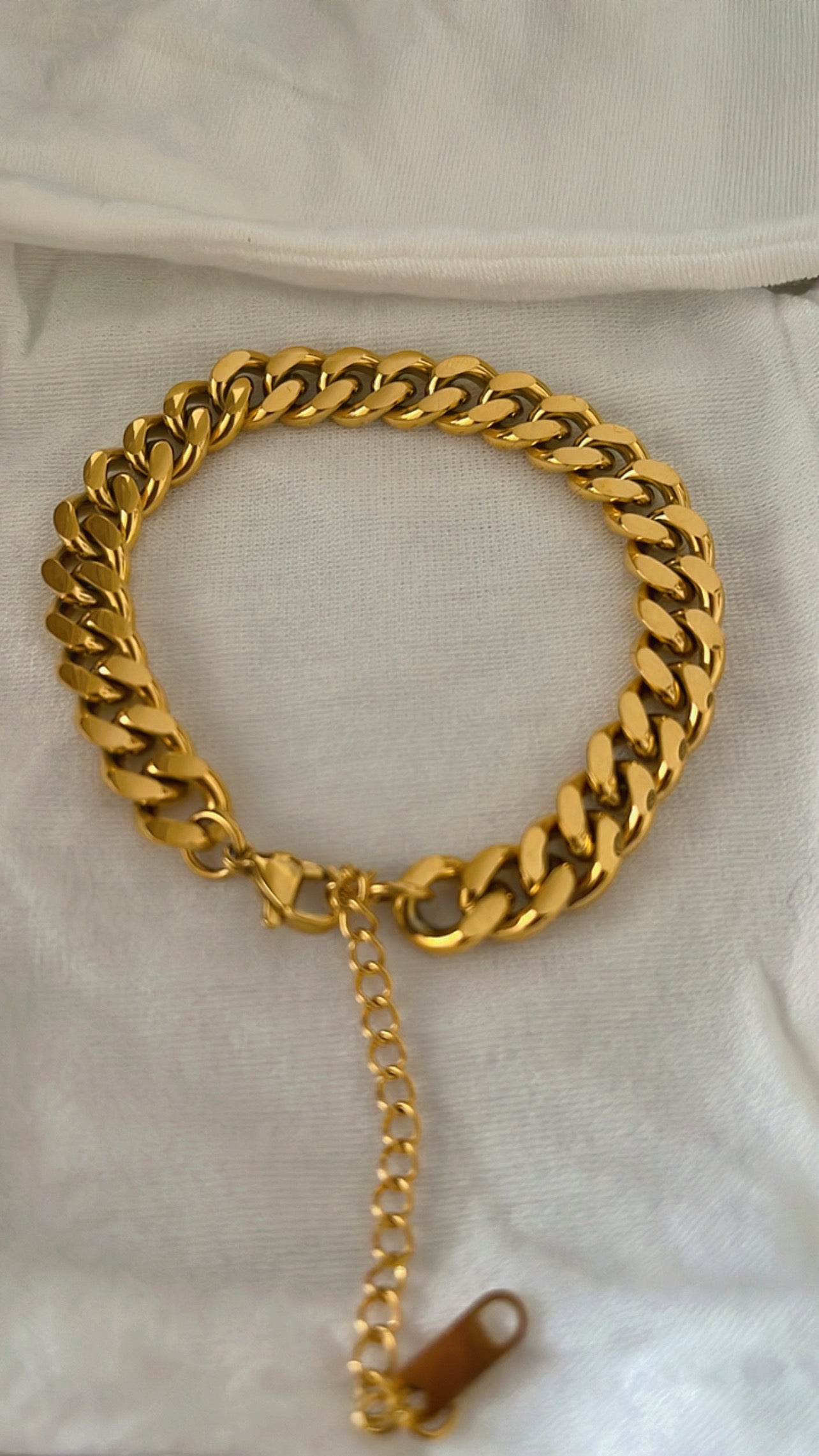 Chain gold bracelet