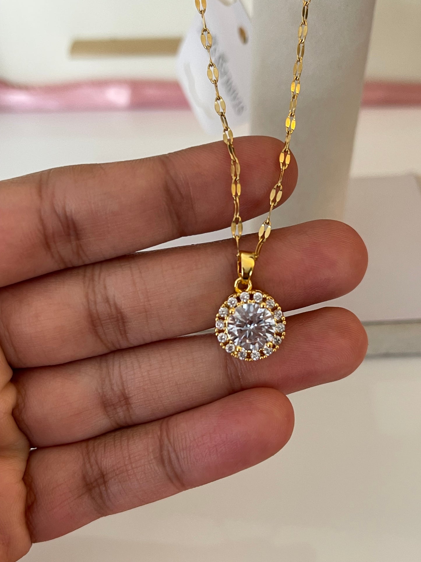 Give Away✨ 18k gold plated Stainless Steel Luxury Pendant Zircon Necklaces with 3 different colours