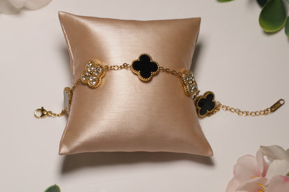 Beautiful Fashionable Clover bracelets with 6 different colours