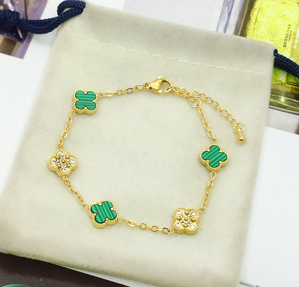 Beautiful Fashionable Clover bracelets with 6 different colours